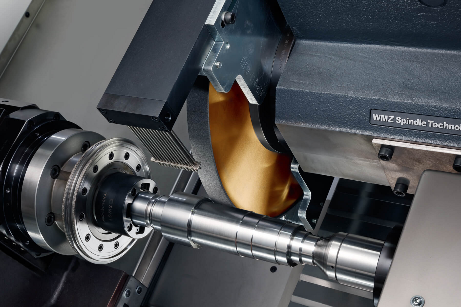 Außenrundschleifen mit der DVS TECHNOLOGY GROUP Cylindrical Grinding
