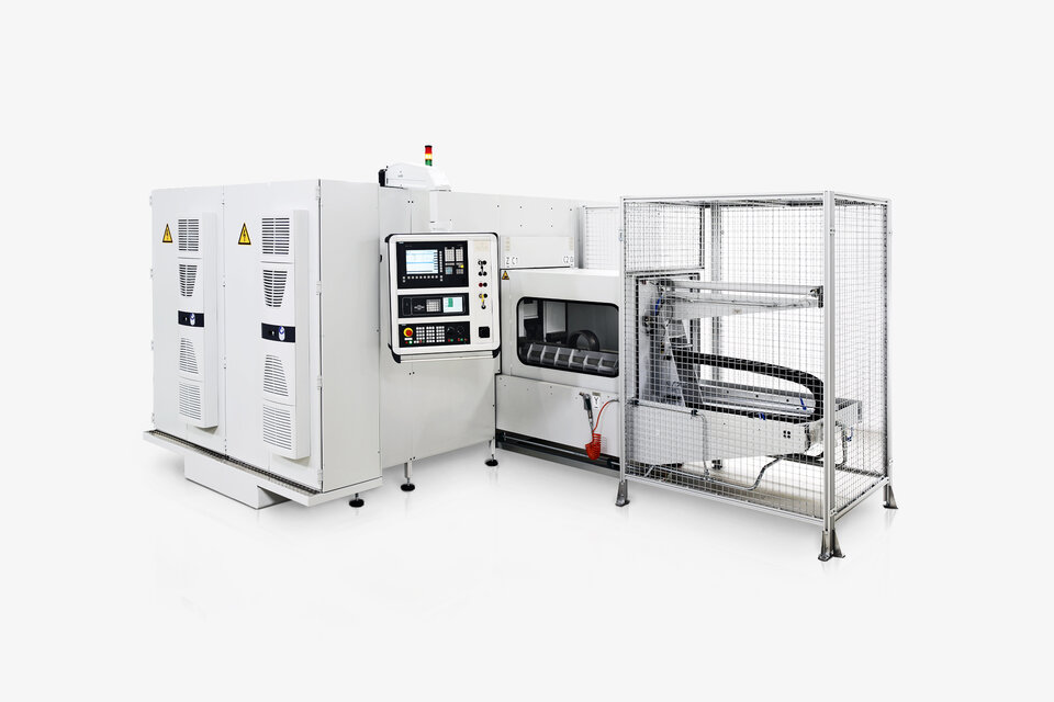 DISKUS Doppelplanschleifmaschine mit automatisierter Werkstückhandhabung