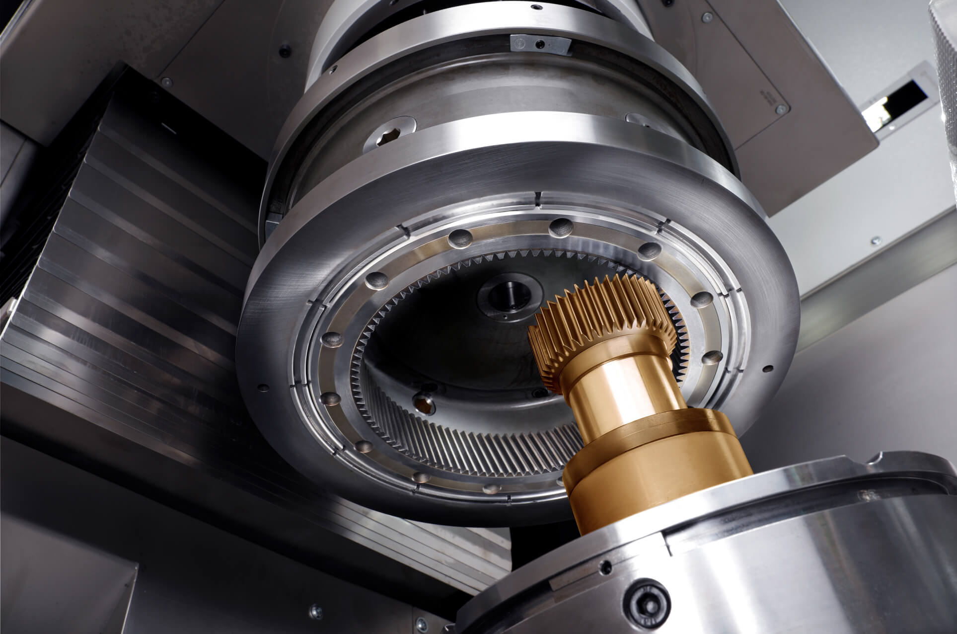 Wälzschälen mit der DVS TECHNOLOGY GROUP